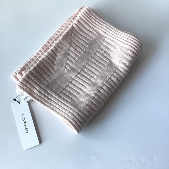 NWT CALVIN KLEIN PLAITED LOGO LOOP SCARF - Picture 4 of 5